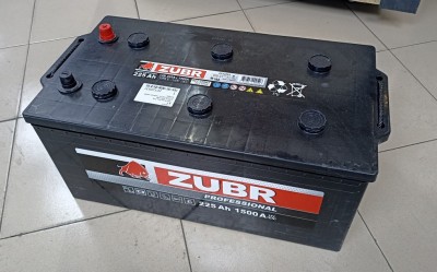 ����������� ZUBR Professional 225Ah (1500A) L+